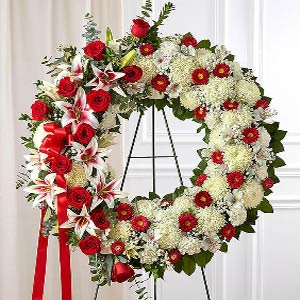Basking Ridge Florist | Red Rose Wreath